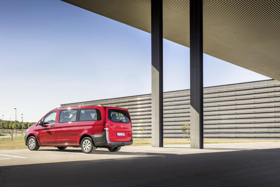  Mercedes-Benz Vito Tourer Base 2014 года  (фото 37 из 45)